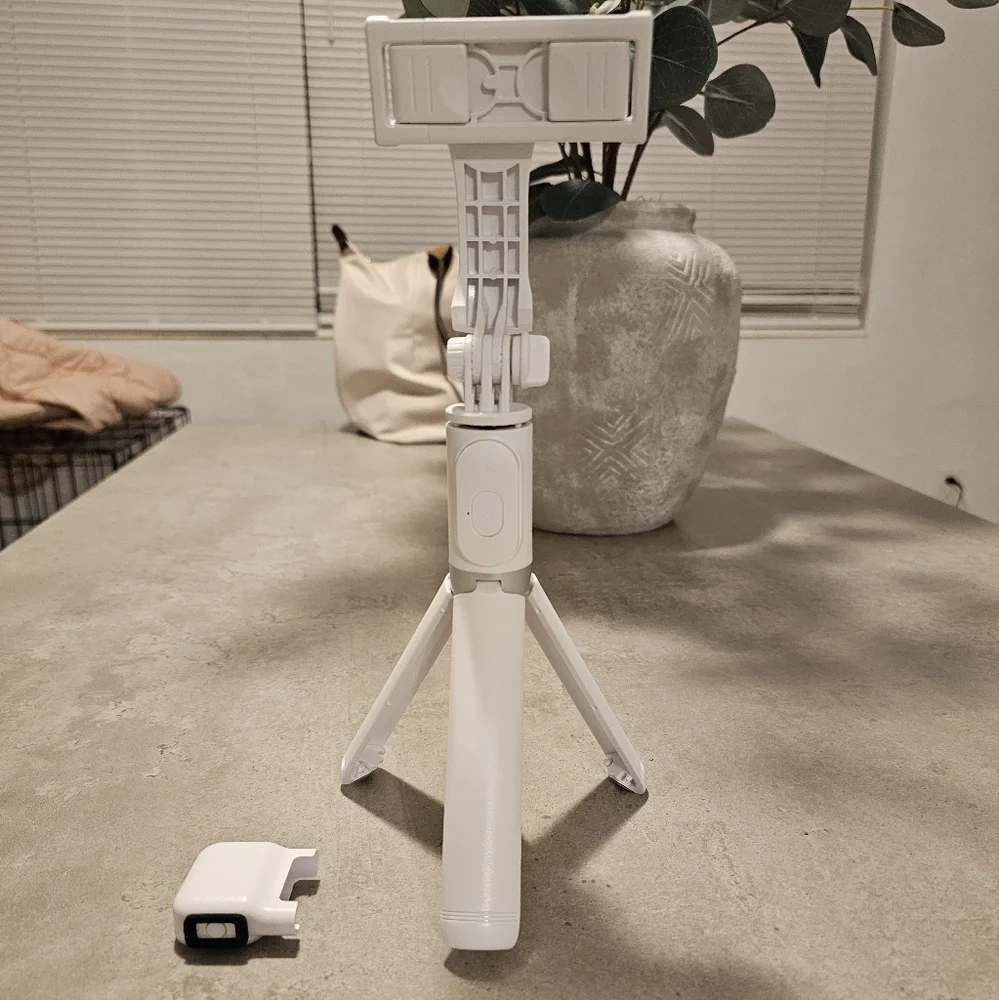 Extendable TriPod - Picture 3 of 3